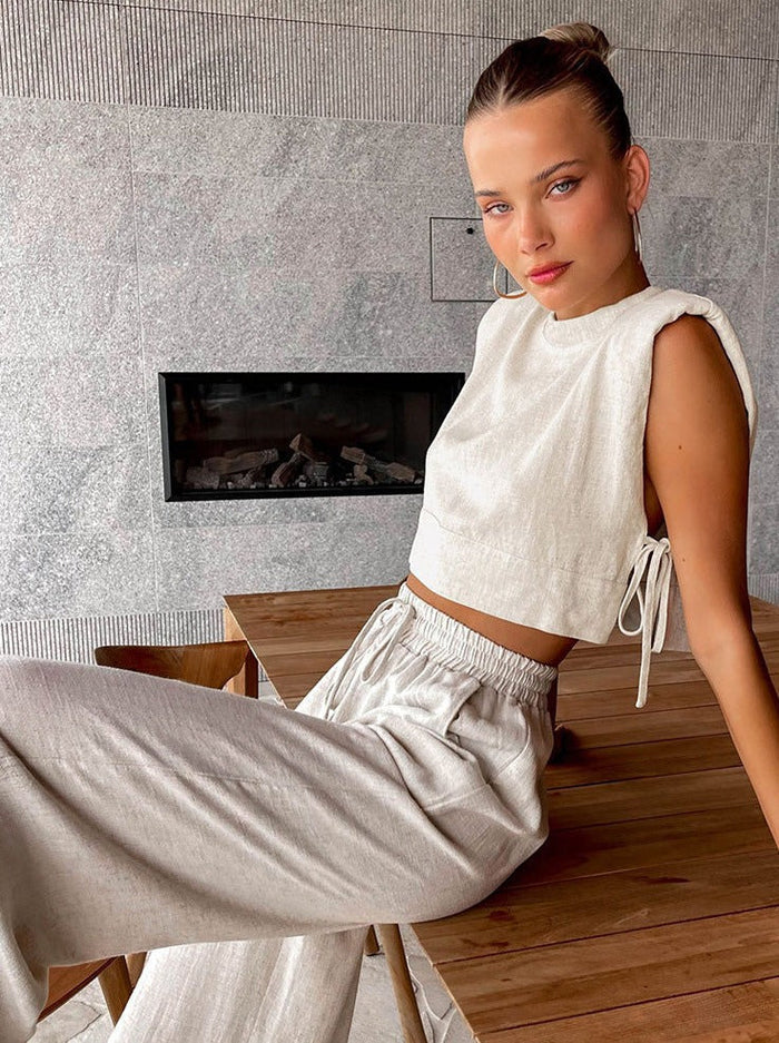 Zomers tweedelig setje met cropped top en wijde broek
