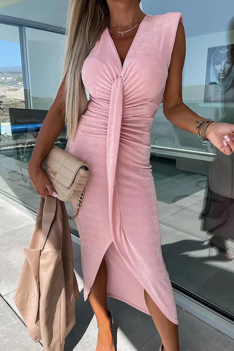 Elegante jurk met V-hals en speelse asymmetrische plooien voor elke gelegenheid