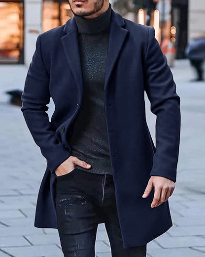 Stijlvolle en praktische wintertrenchcoat met knopen voor moderne mannen.