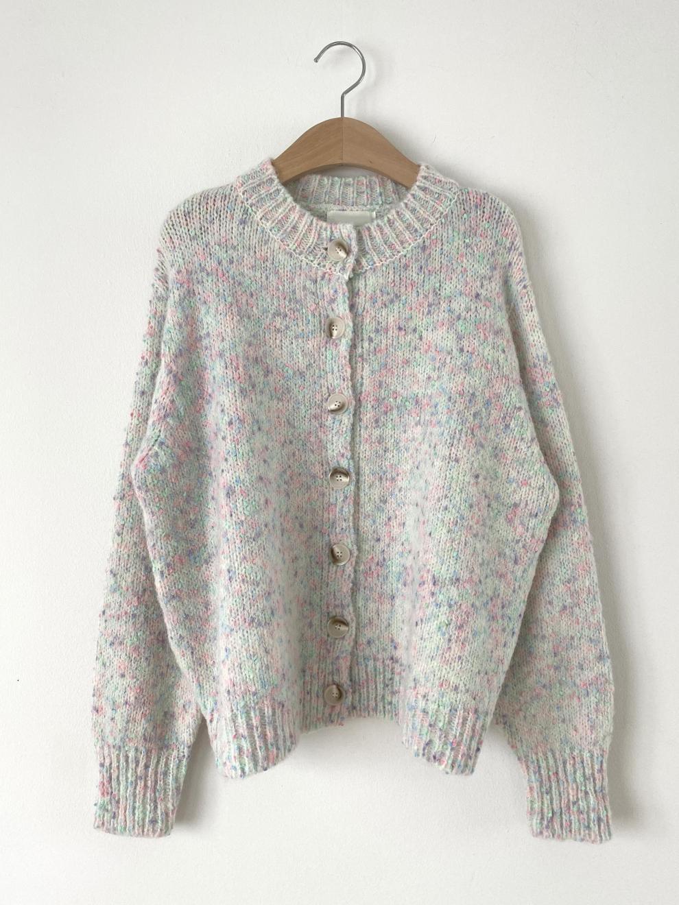 Stijlvol damesvest met lange mouwen en knoopsluiting