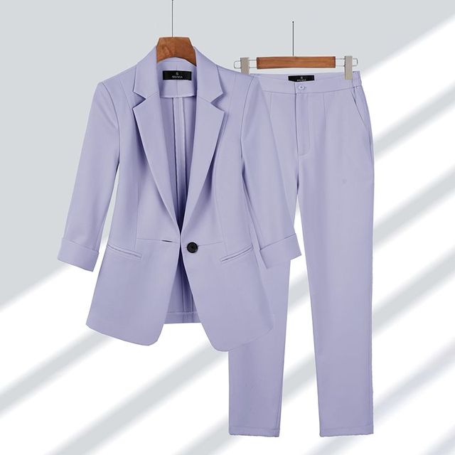 Dames set met blazer en broek voor een nette en moderne uitstraling