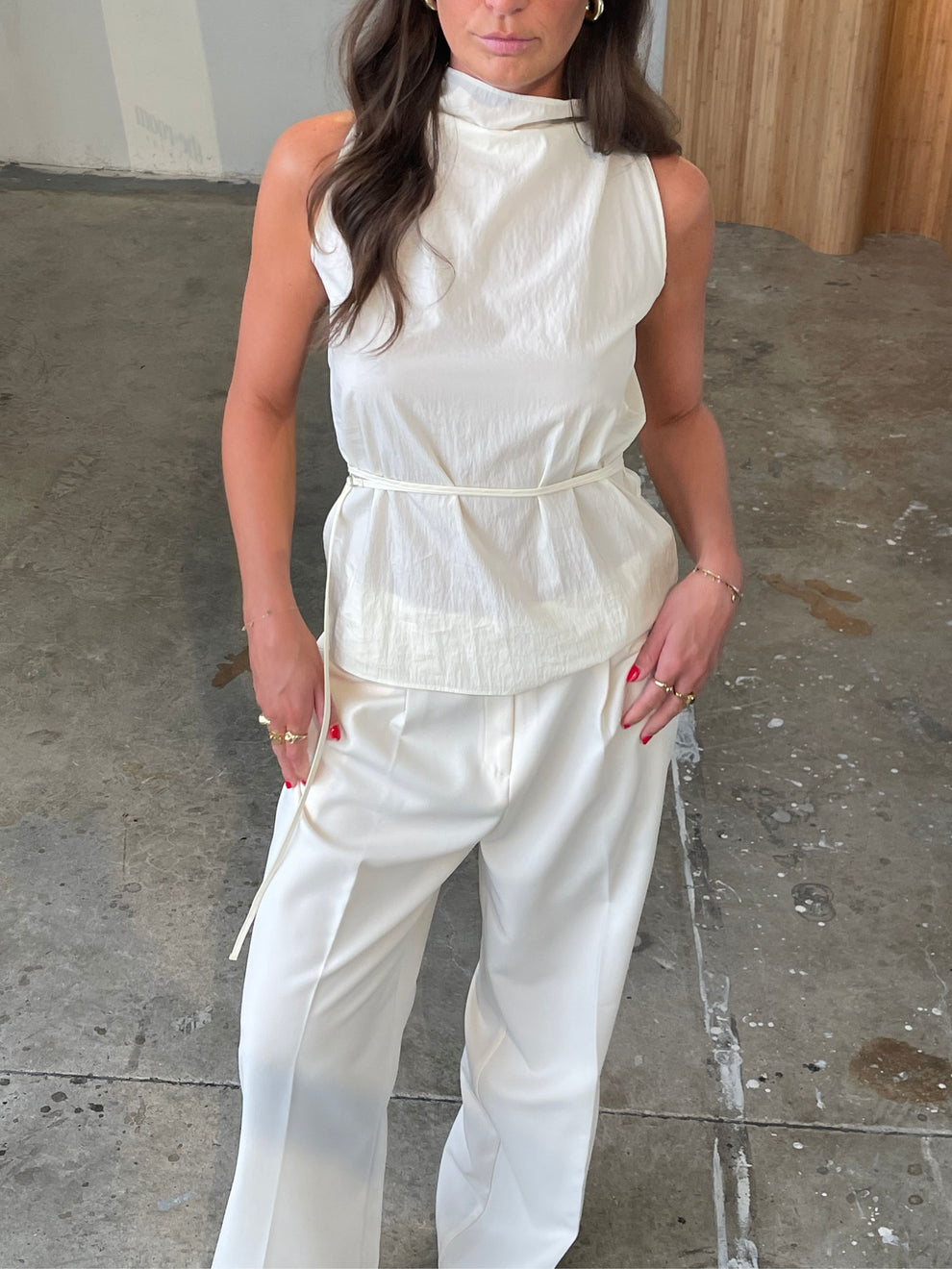 Mouwloze top met strikdetail en elegante uitstraling