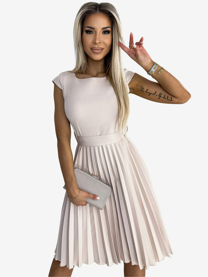 Stijlvolle korte mouw jurk met geplooide rok, perfect voor dagelijks gebruik en feestelijke gelegenheden