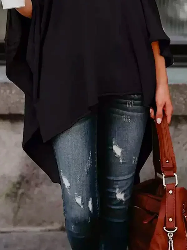 Delia Hoogsluitende Asymmetrische T-shirt