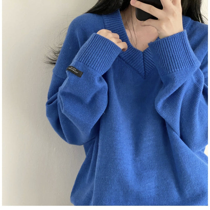 Eenvoudige V-hals Trui in Effen Kleuren voor een Dark Academia Look