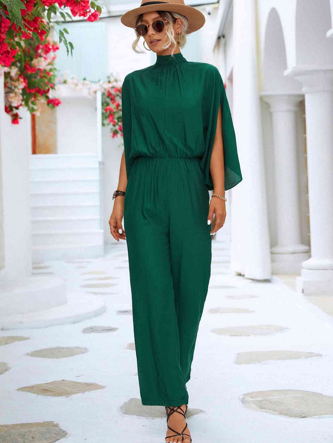 Wendy - jumpsuit met opstaande kraag, mouwen met split en stropdas op de rug
