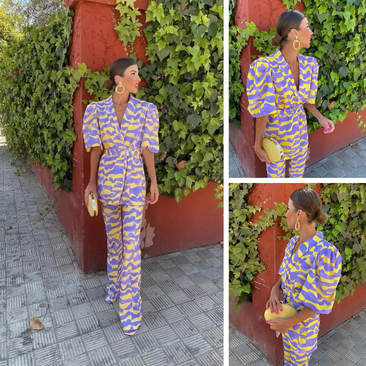 Stijlvol damespak met gestructureerde blazer en wijde broek met print voor een moderne uitstraling