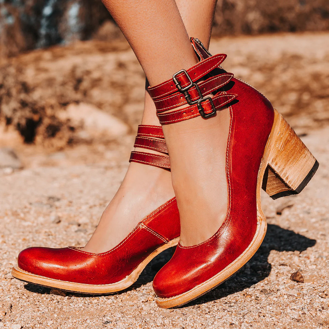 Retro schoenen met hak en stijlvolle afwerking