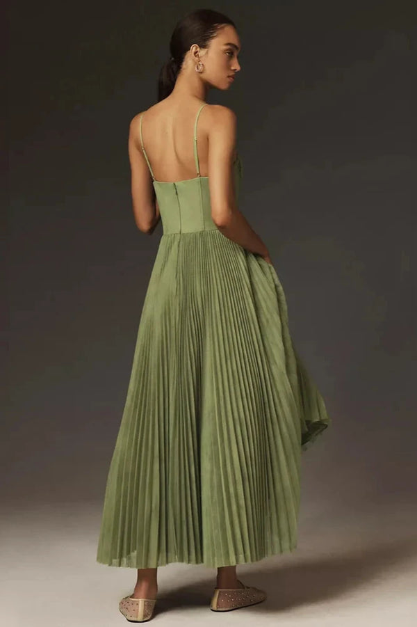 Elegante jurk met smalle bandjes en geplooide midirok