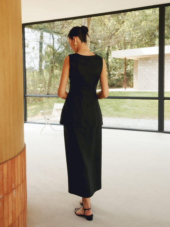 Dames set met klassieke mouwloze vest met knopen en lange rok