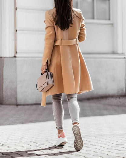 Lange elegante jas met riem voor stijlvolle dames