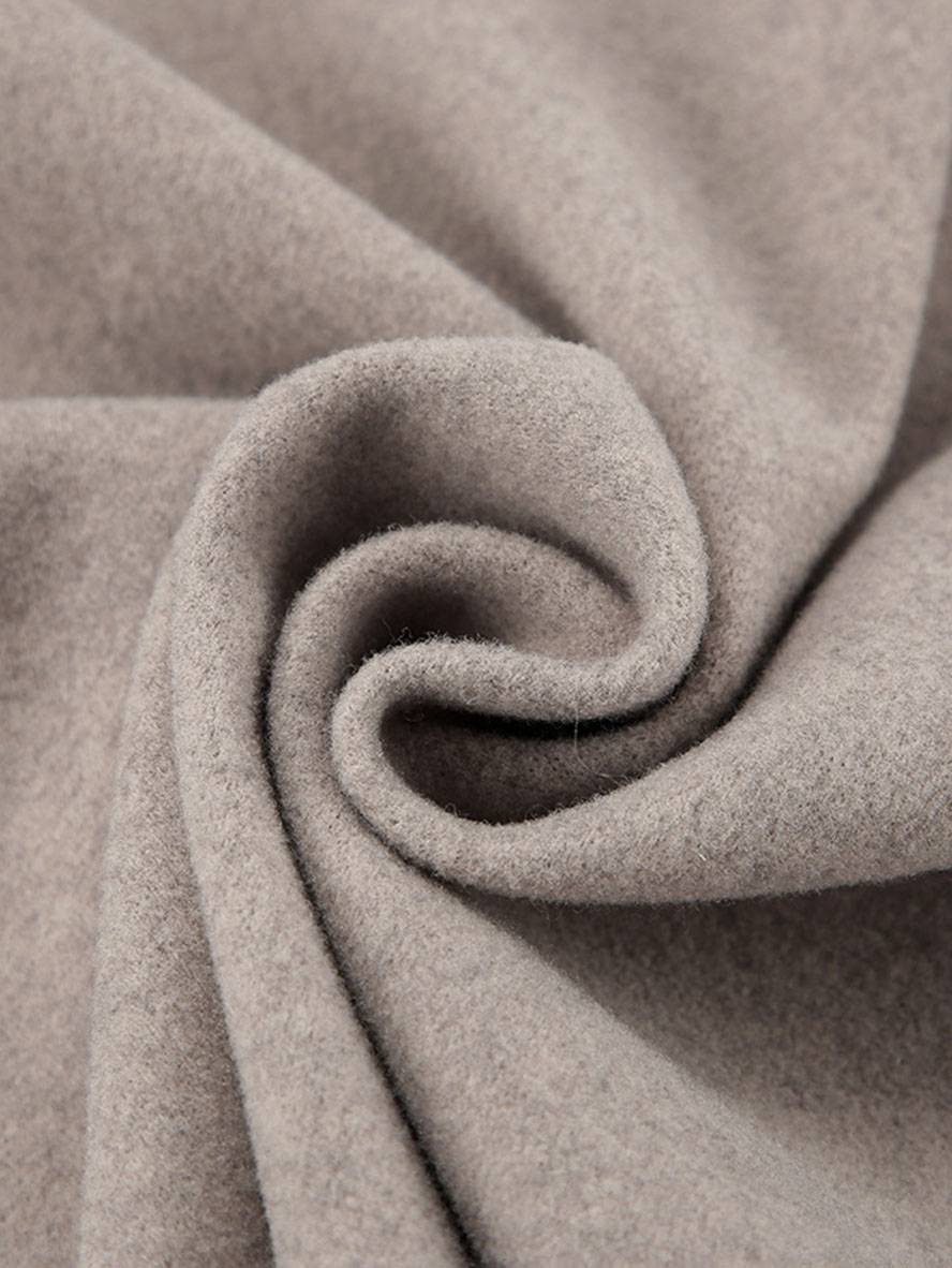 Elegante damesjas met dubbele rij knopen, hoge kraag en V-hals, vintage ontwerp voor dagelijks gebruik