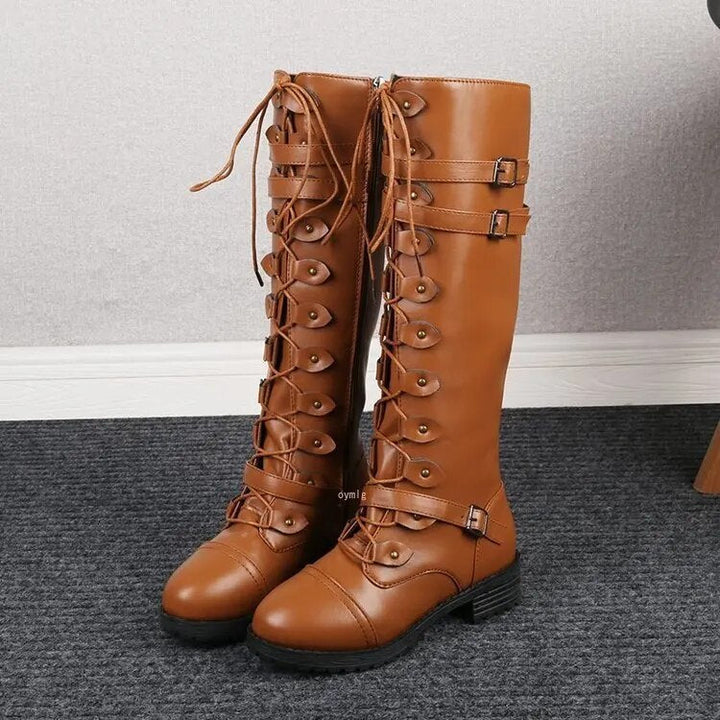 Hoge dameslaarzen met trendy veters en bandjes