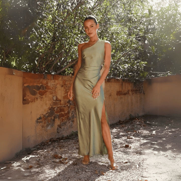 Asymmetrische damesjurk met elegante split