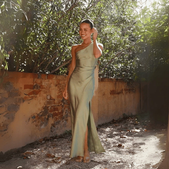Asymmetrische damesjurk met elegante split