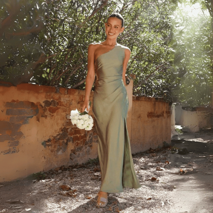Asymmetrische damesjurk met elegante split