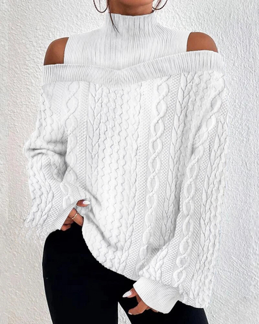 Fashion-Forward Cable Knit Hoodie met opvallend schouderdetail