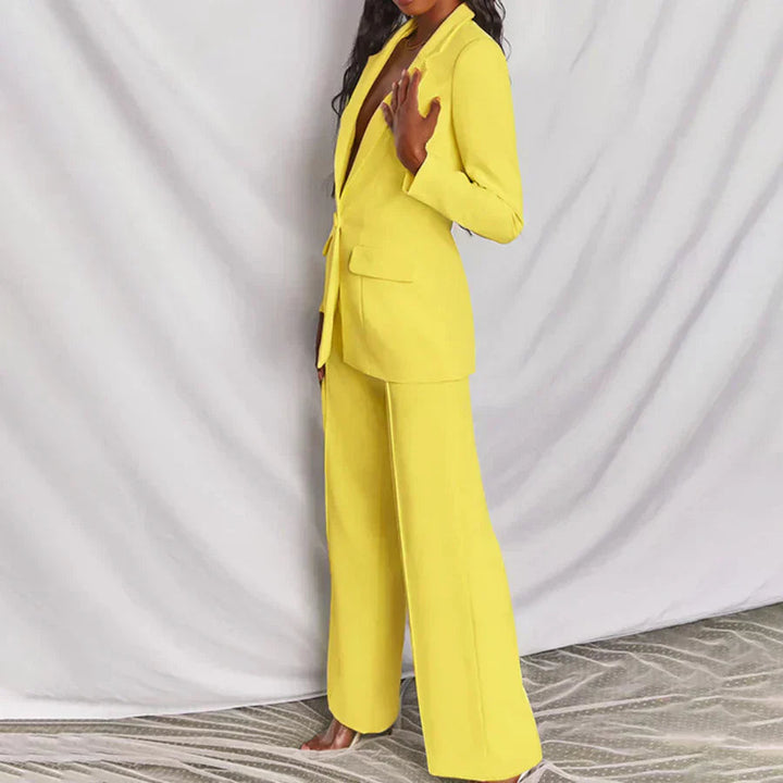 Chique dames blazer en broek set met een klassiek en verfijnd ontwerp