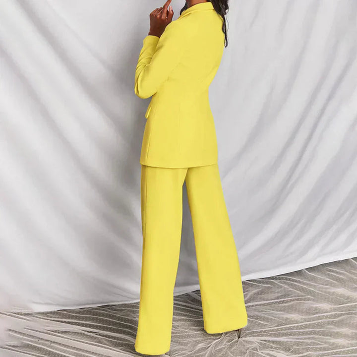 Chique dames blazer en broek set met een klassiek en verfijnd ontwerp