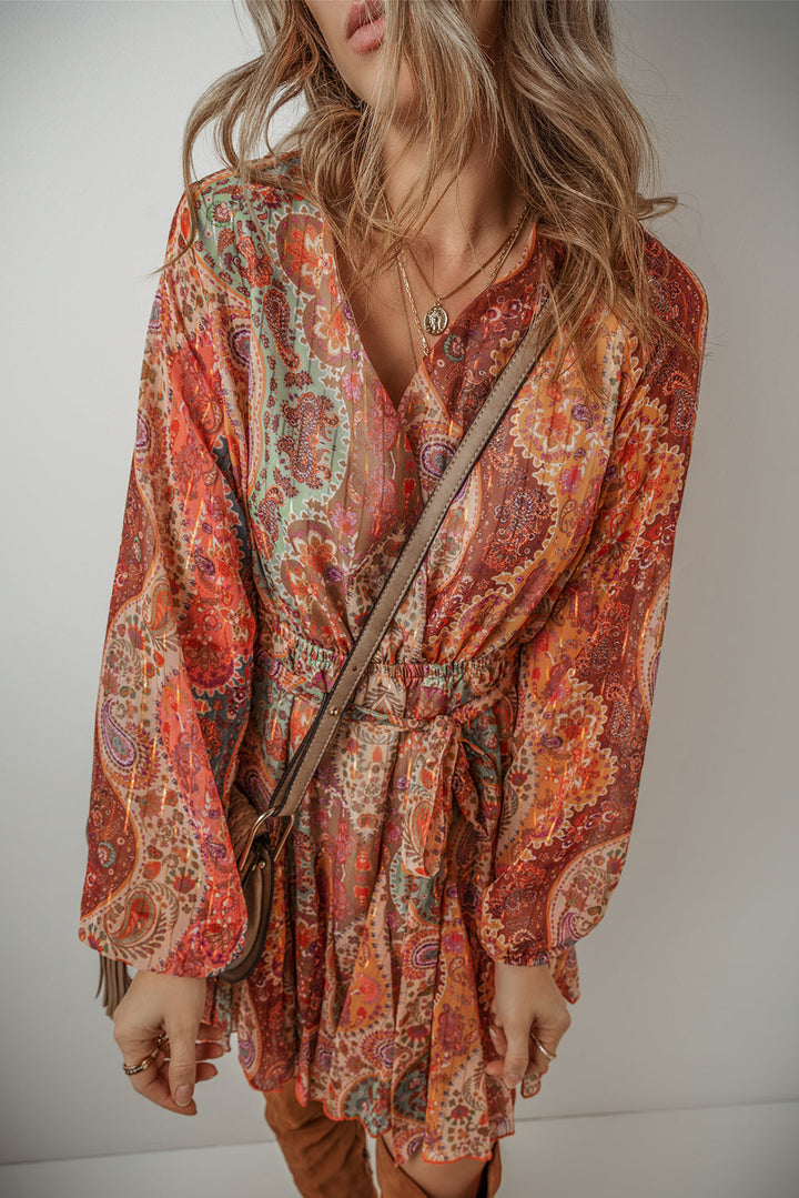 Boho mini-jurk met paisleyprint, lange mouwen en geplooide tailleband