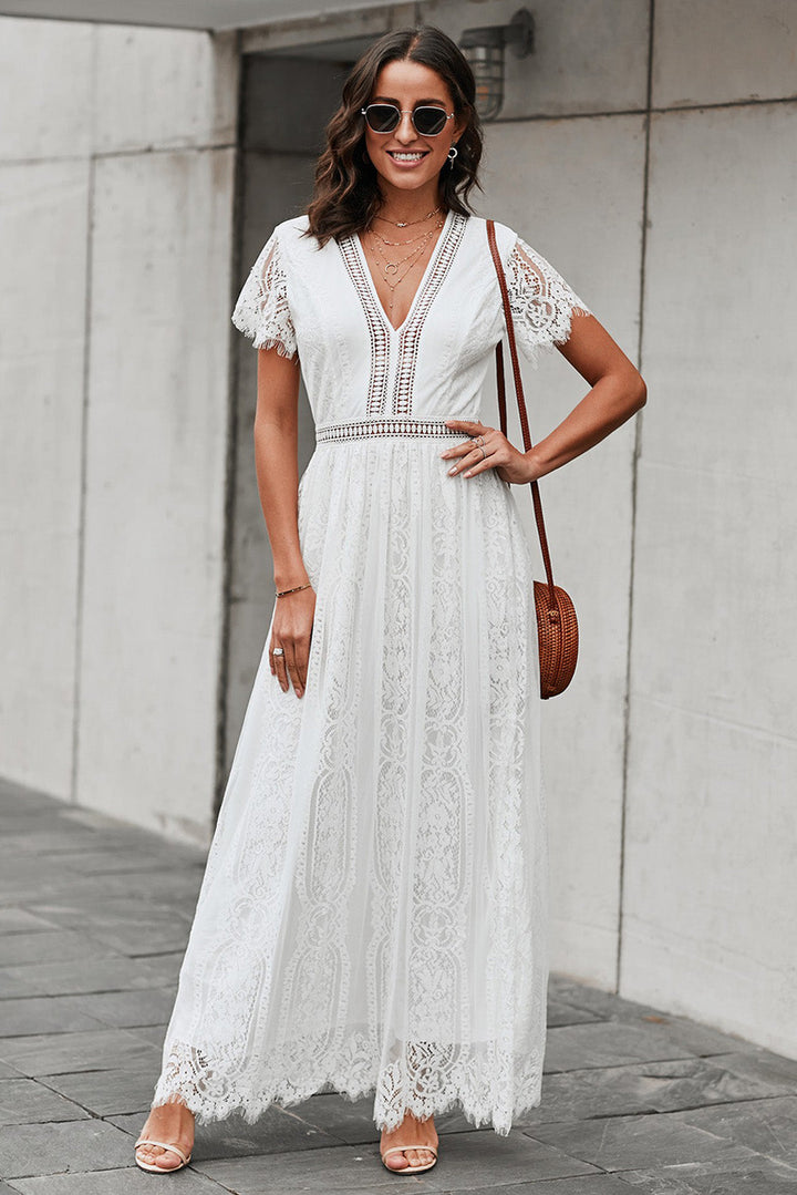 Maxi jurk met V-hals kanten details en korte mouwen in elegante stijl