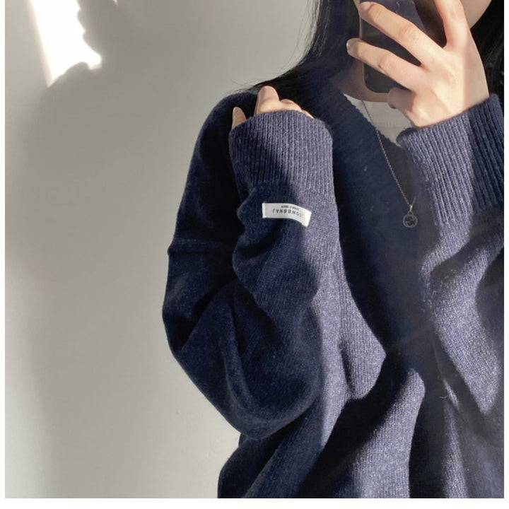Eenvoudige V-hals Trui in Effen Kleuren voor een Dark Academia Look