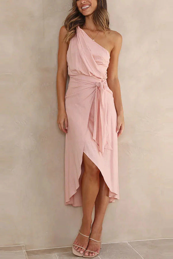 Elegante dames midi jurk met overslag en asymmetrische zoom