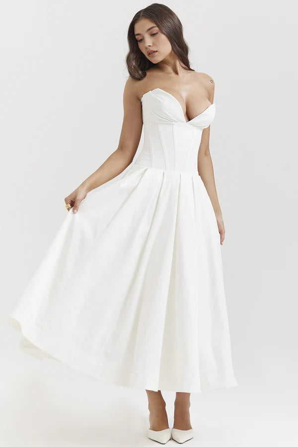 Elegante strapless midi jurk met subtiele corsetstijl