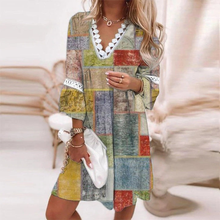 Bloemenjurk met elegante kanten afwerking voor zomerse momenten