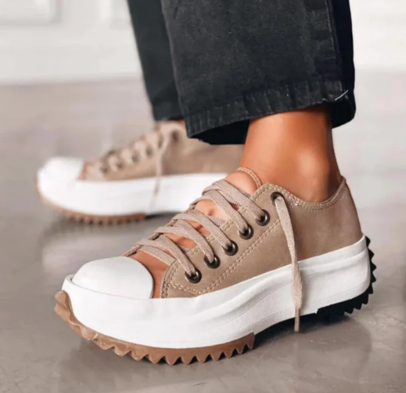 L'Ateribélle Platform Sneaker van Lilian-Thouram