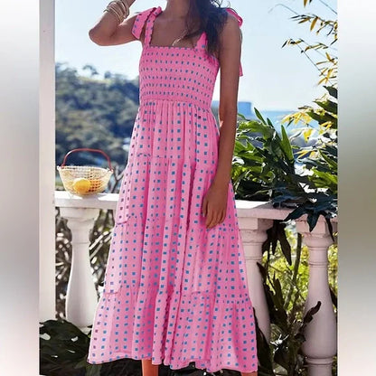 Maxi-jurk met ruches in roze geometrische print en zoom met ruches