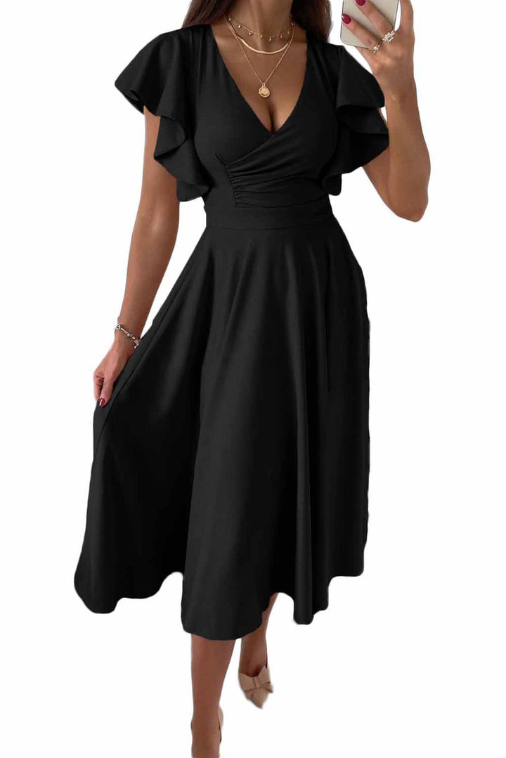 Elegante midi jurk met overslag V-hals en speelse ruches aan de mouwen ideaal voor feestelijke gelegenheden