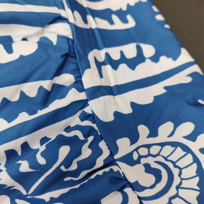Lange elegante damesjurk met v patroon perfect voor feestelijke gelegenheden